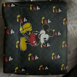 Kids micky mouse bag.